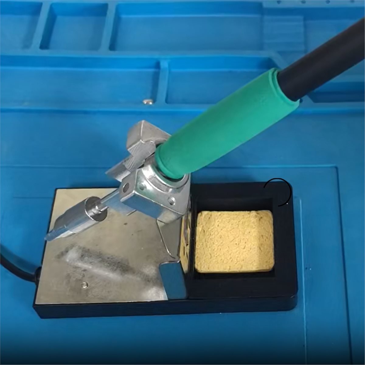 ที่จับหัวแร้งบัดกรีรุ่น Reliab - Gardening Tools Toolstation บทวิจารณ์และราคา